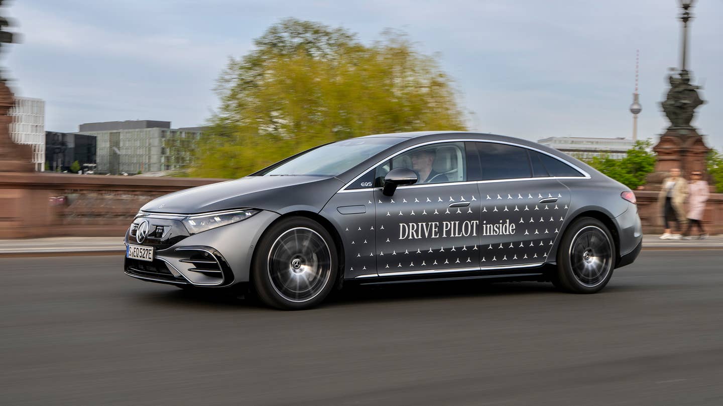 Mercedes-Benz Gets Approval to Deploy Level 3 Driving Tech in Nevada
