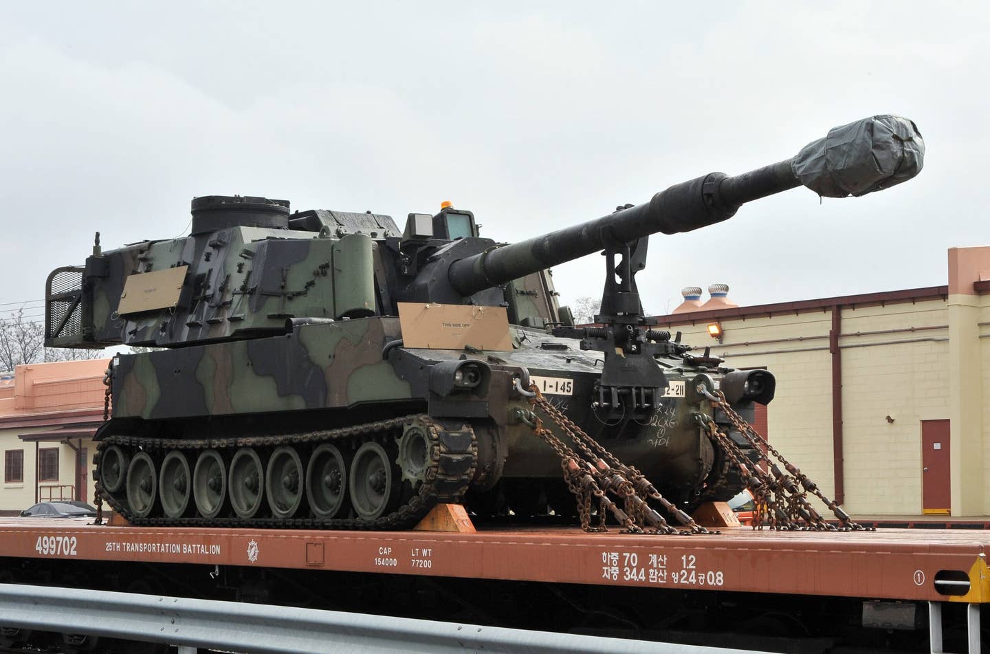 The U.S. is providing 18 M109A6 Paladin 155mm Howitzers to Ukraine. (JUNG YEON-JE/AFP via Getty Images)