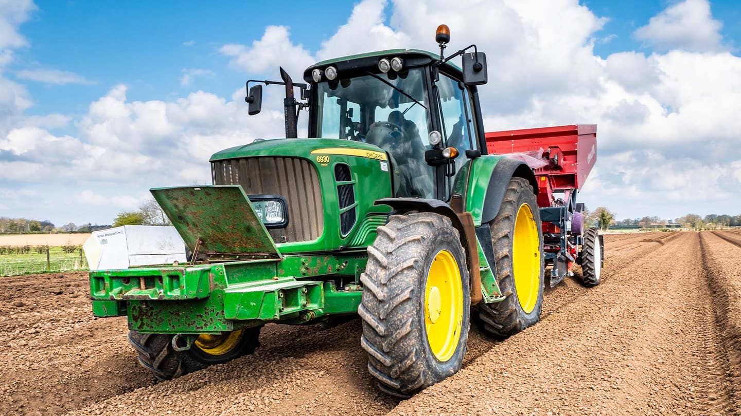 John Deere Gives Right To Repair Tractors Back to US Farmers—For Now