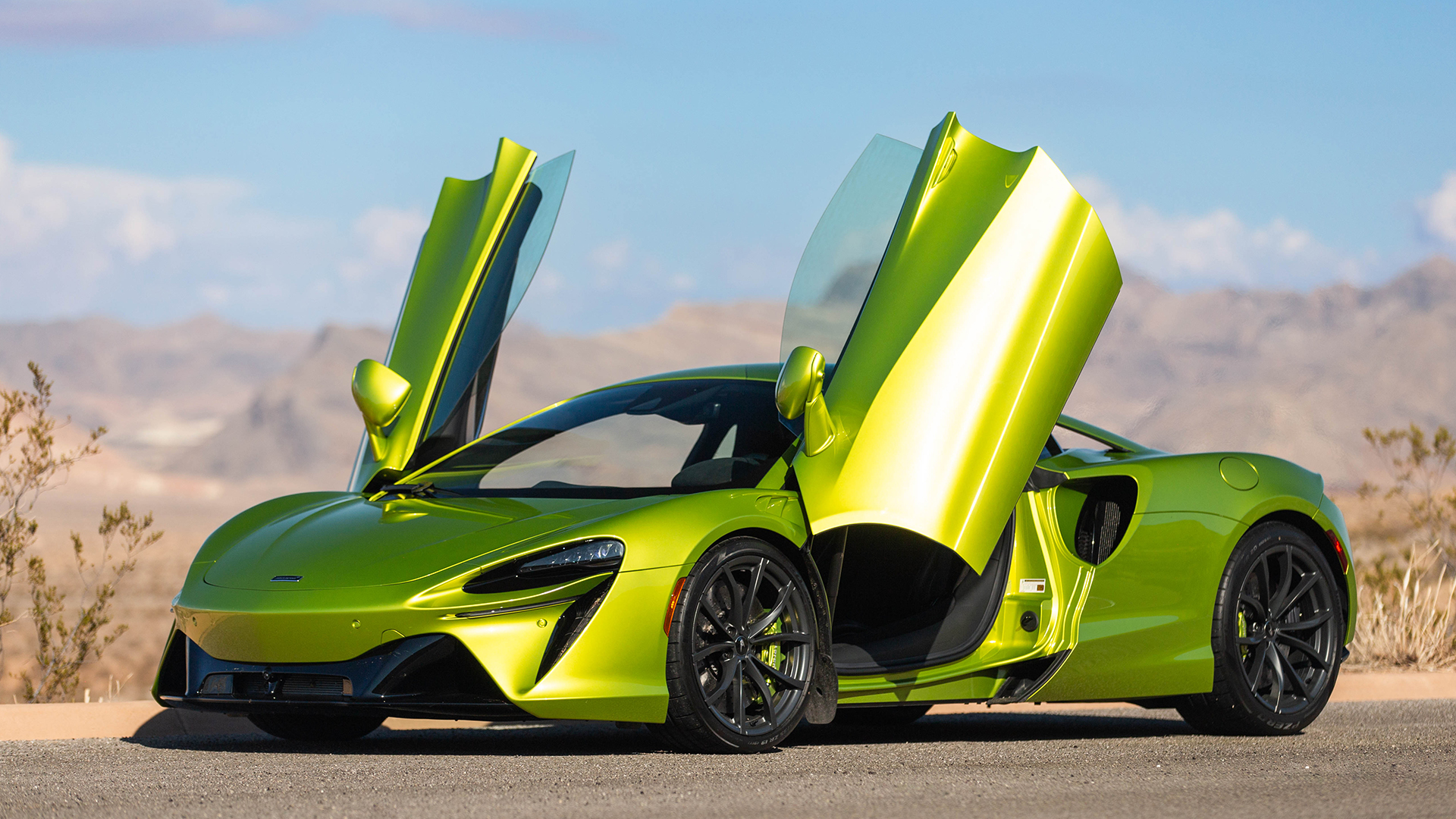 The 2023 McLaren Artura Is the Supercar Worth Getting Excited About