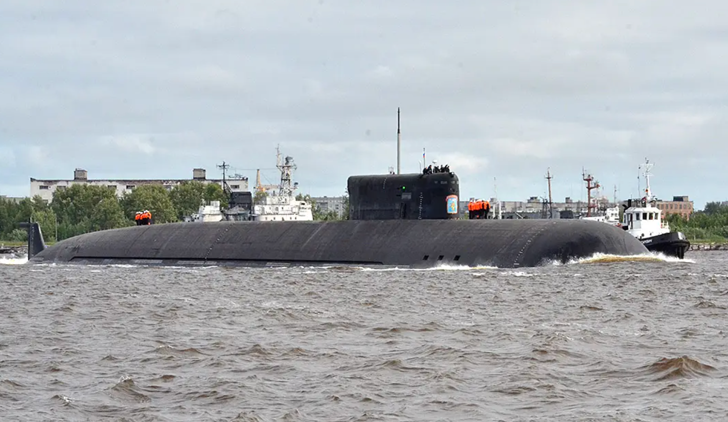 The <em>Belgorod</em> (K-329) undergoing sea trials. This will be the first submarine to receive the Poseidon torpedo. <em>Uncredited</em>