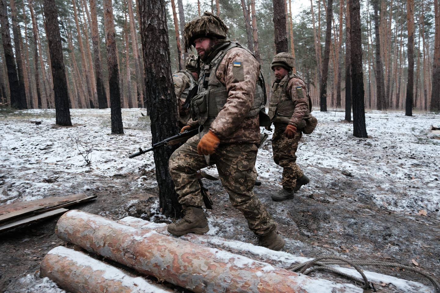 Ukrainian troops near Kreminna. (Photo by Spencer Platt/Getty Images)