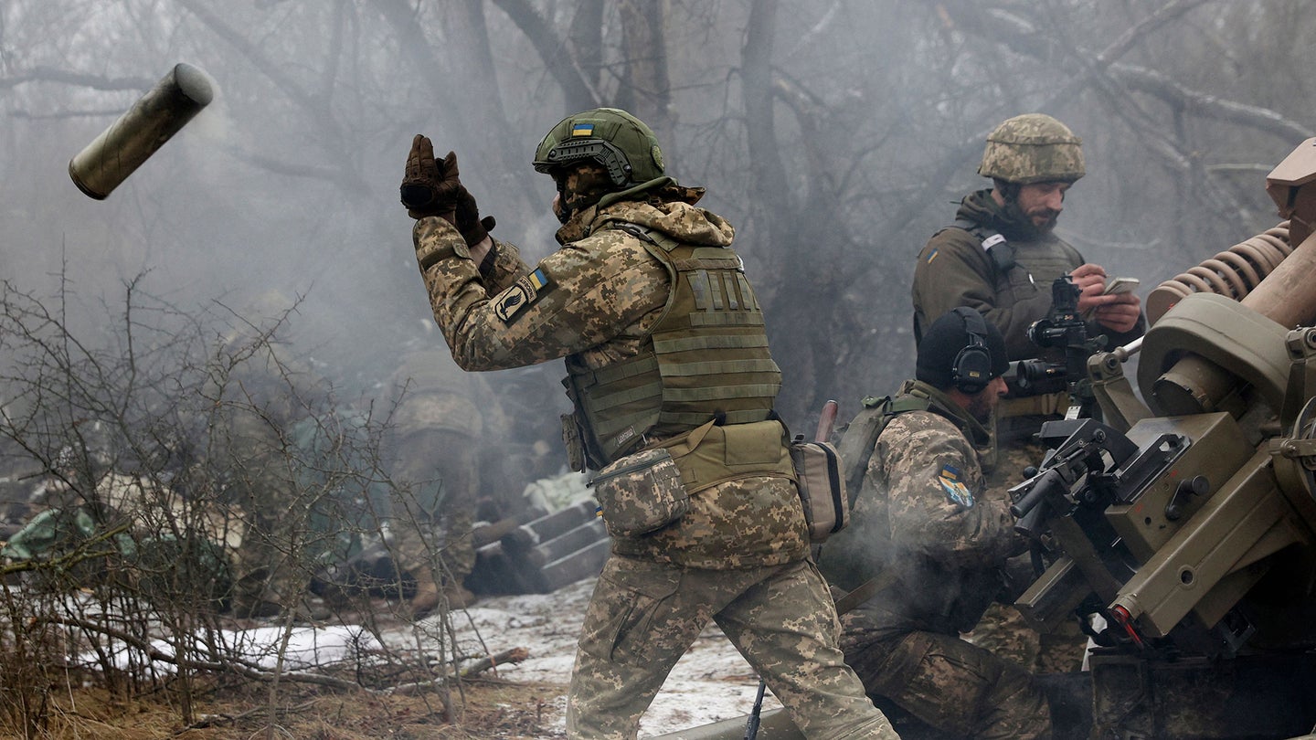 Ukraine fighting artillery