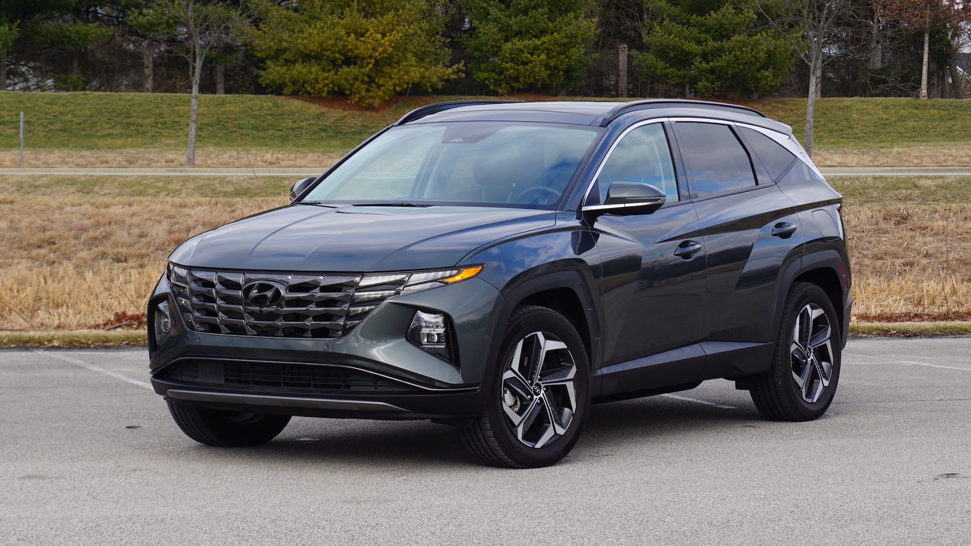 Is the 2022 Hyundai Tucson a Good SUV? Here Are 4 Things We Like and 4 We  Don't