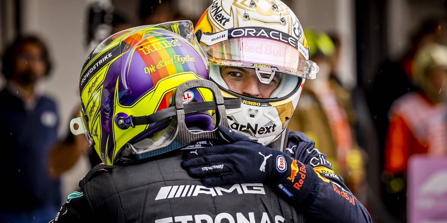 Red Bull’s Verstappen, Horner Say F1’s Gag Rule Turns Racers Into ‘Robots’