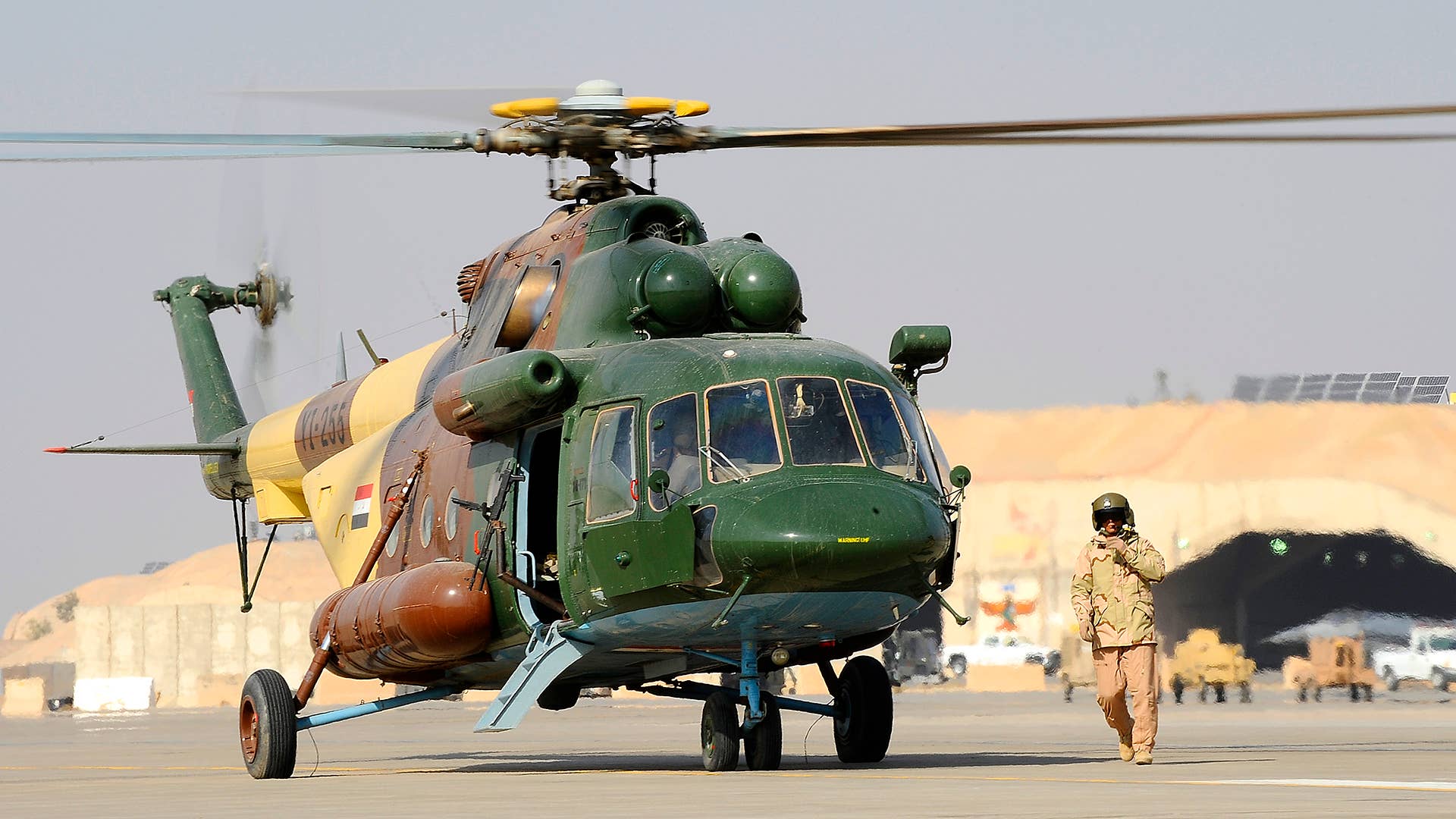 العراق يخطط لاستبدال أسطول مروحياته المقاتلة الروسية بأخرى أميركية Iraqi-Mi-17