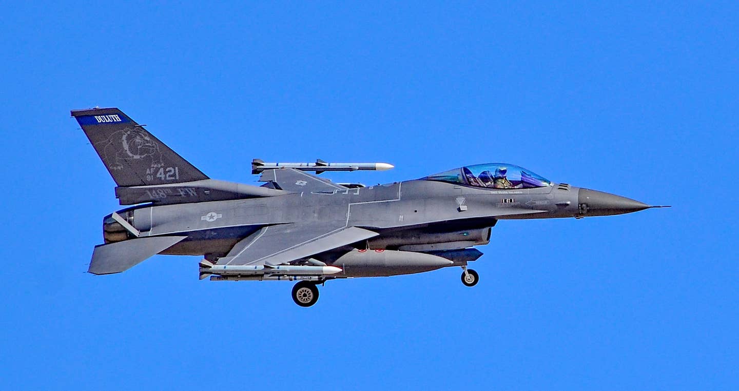 A 148th Fighter Wing F-16C. <em>Tomás Del Coro/Wikicommons</em>