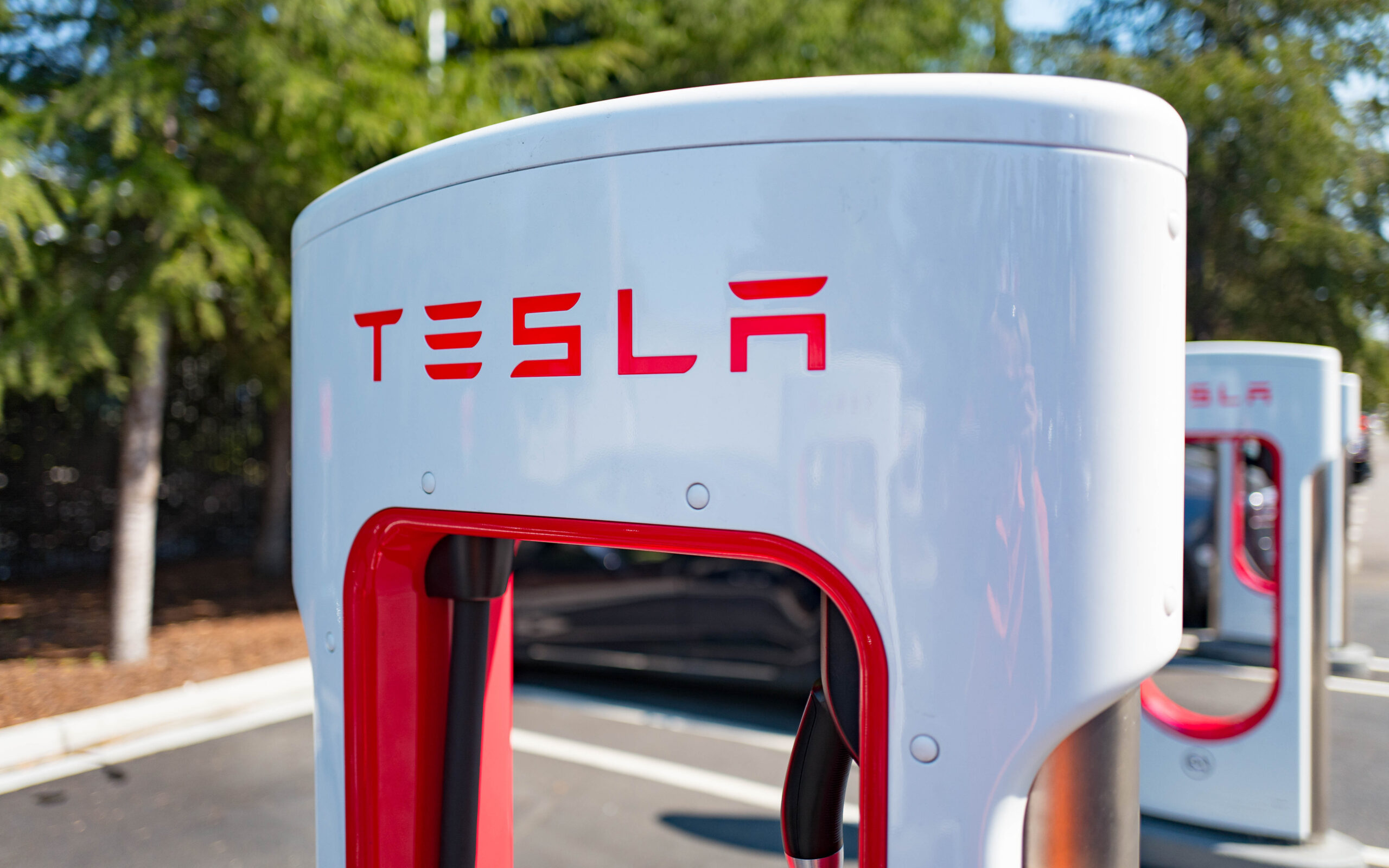 New US EV Charging Plan: Tesla Superchargers for All, Made in America, Triple the Stations