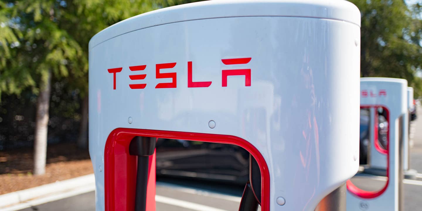 New US EV Charging Plan: Tesla Superchargers for All, Made in America, Triple the Stations