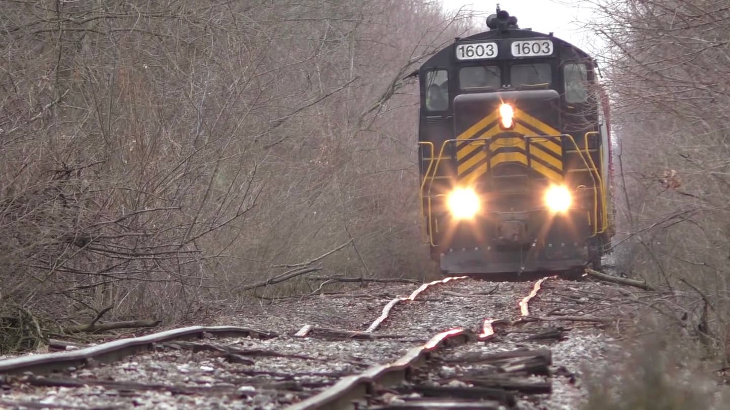 ND&W 1603 trundles down worn-out tracks in 2017