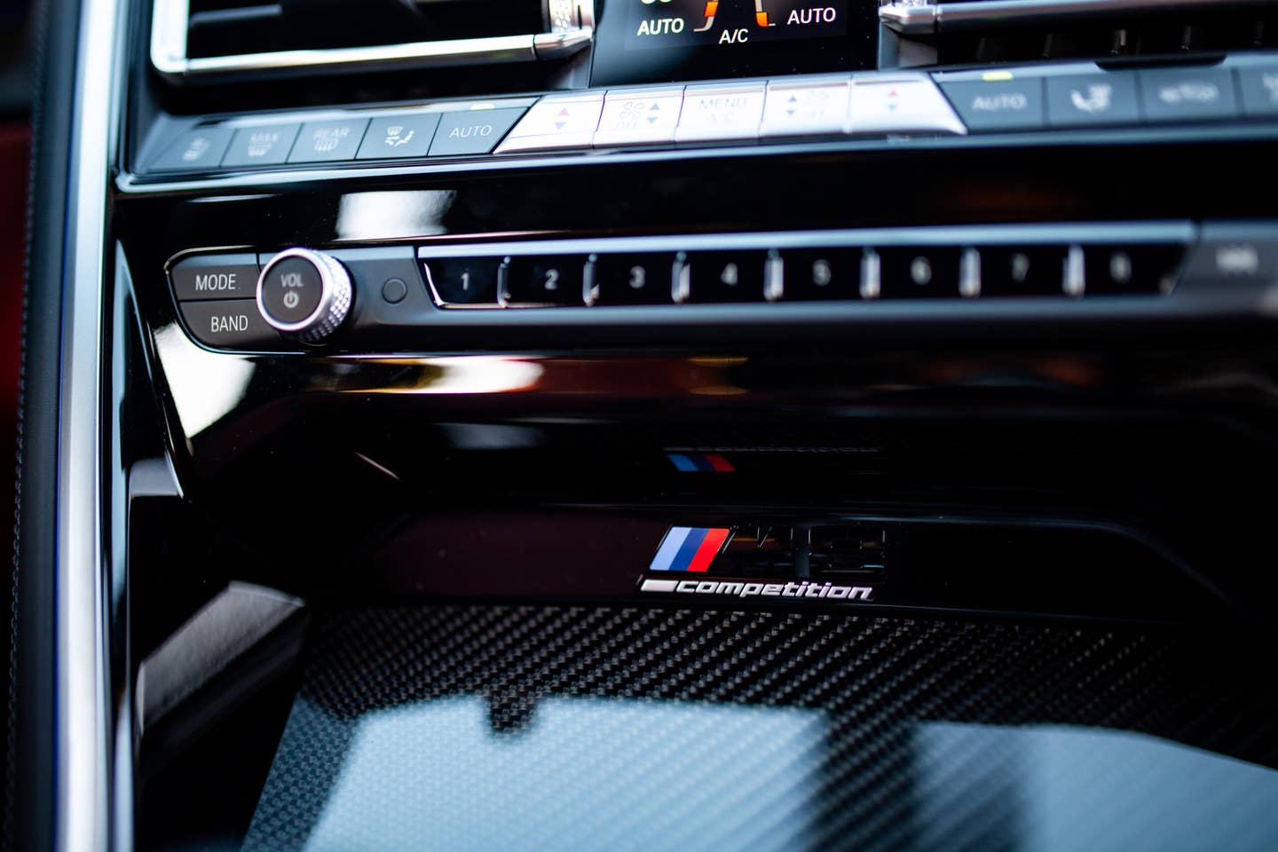 BMW 8 Series photo