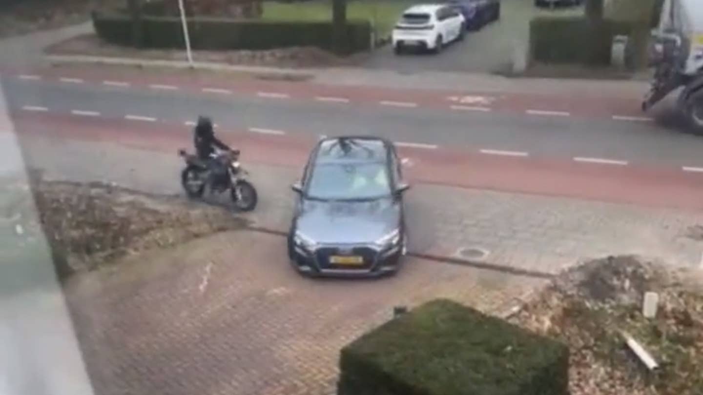 Count How Many Things Went Wrong With This Guy’s Audi Delivery