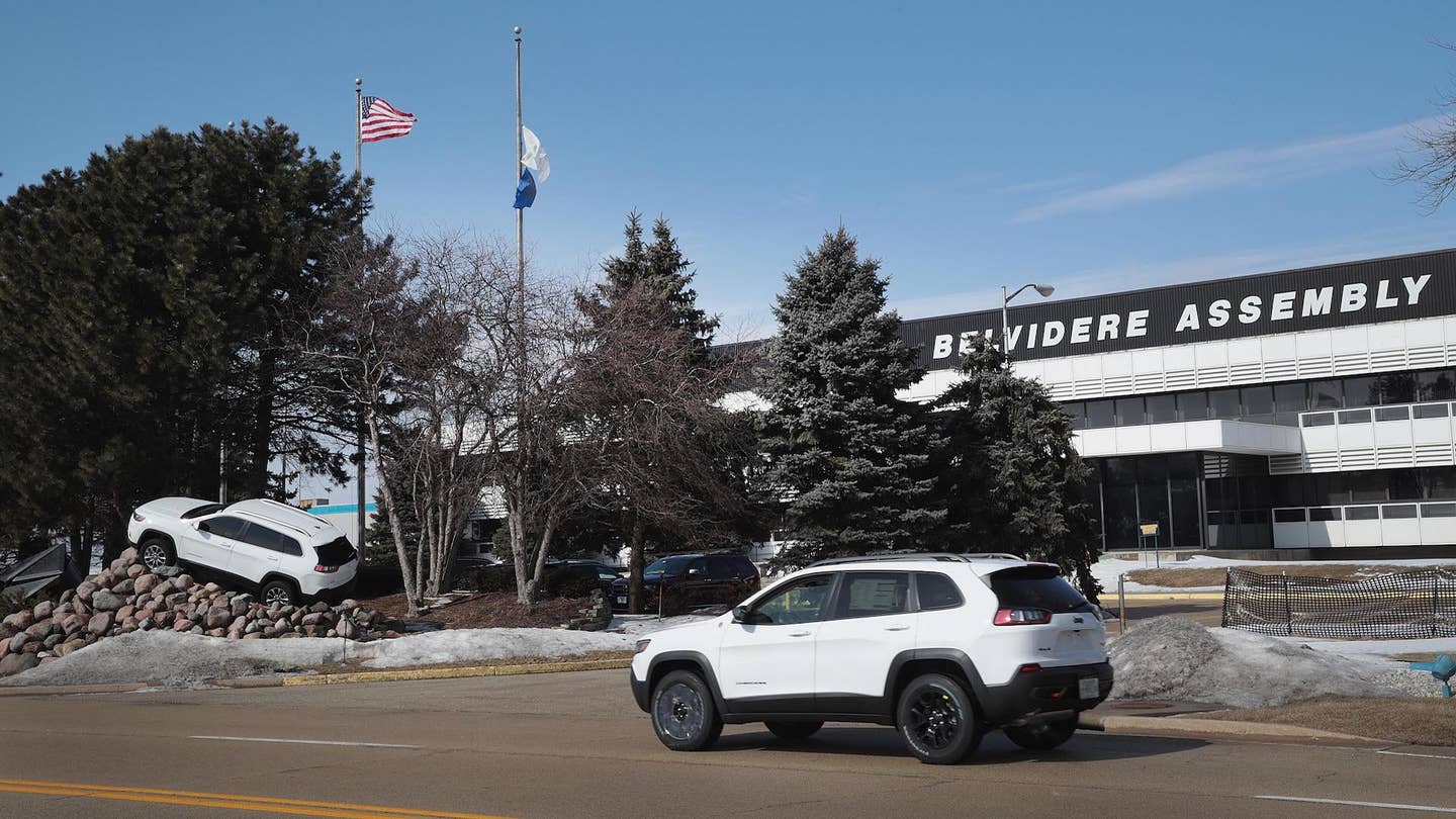 Stellantis Idles Jeep Cherokee Plant in Illinois, Setting Up Battle With Union
