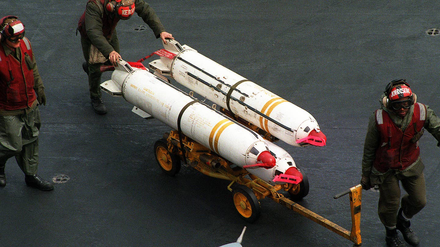 Ukraine wants old U.S. Mk 20 Rockeye II cluster bomb submunitions to arm its drones