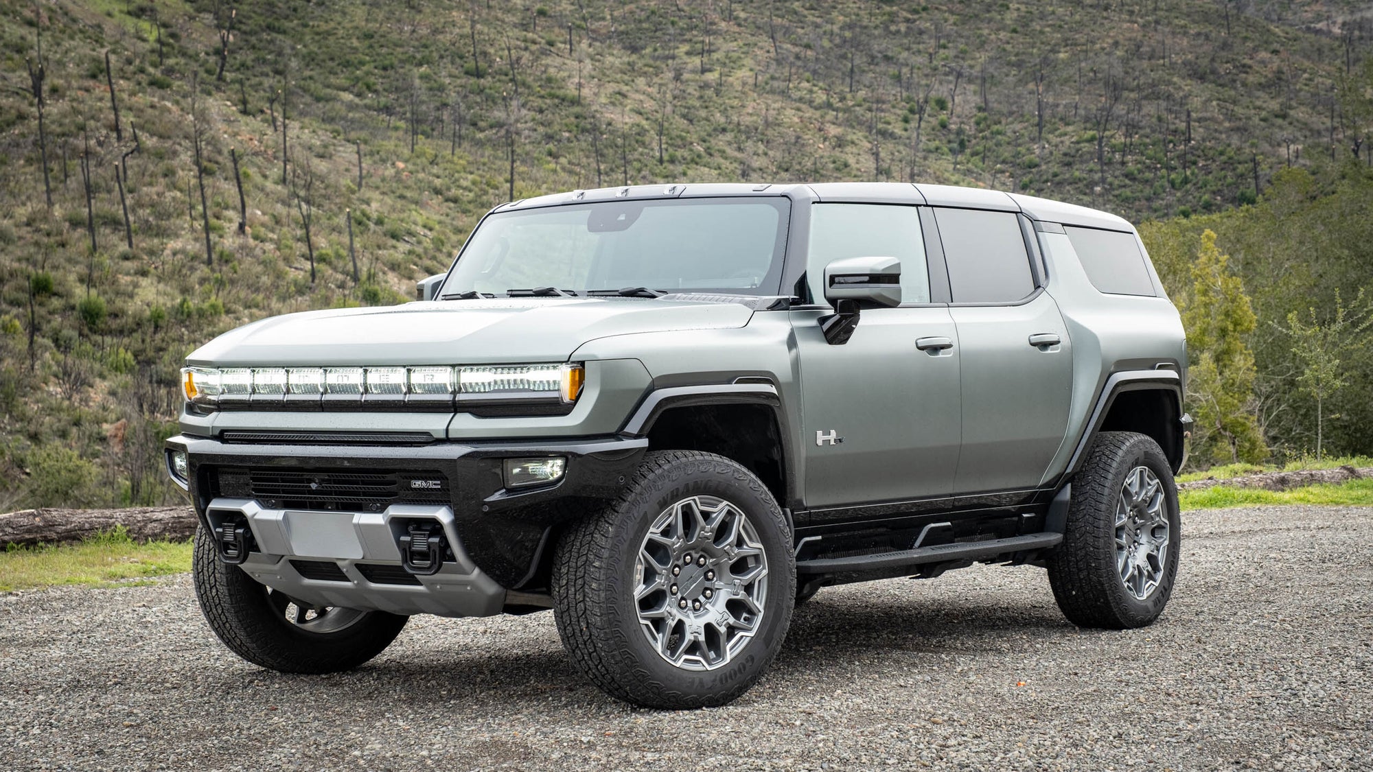 The 2024 GMC Hummer EV Pickup and SUV’s ultra-big looks and huge batteries may be intimidating, but at least they’re learning how to share. That�