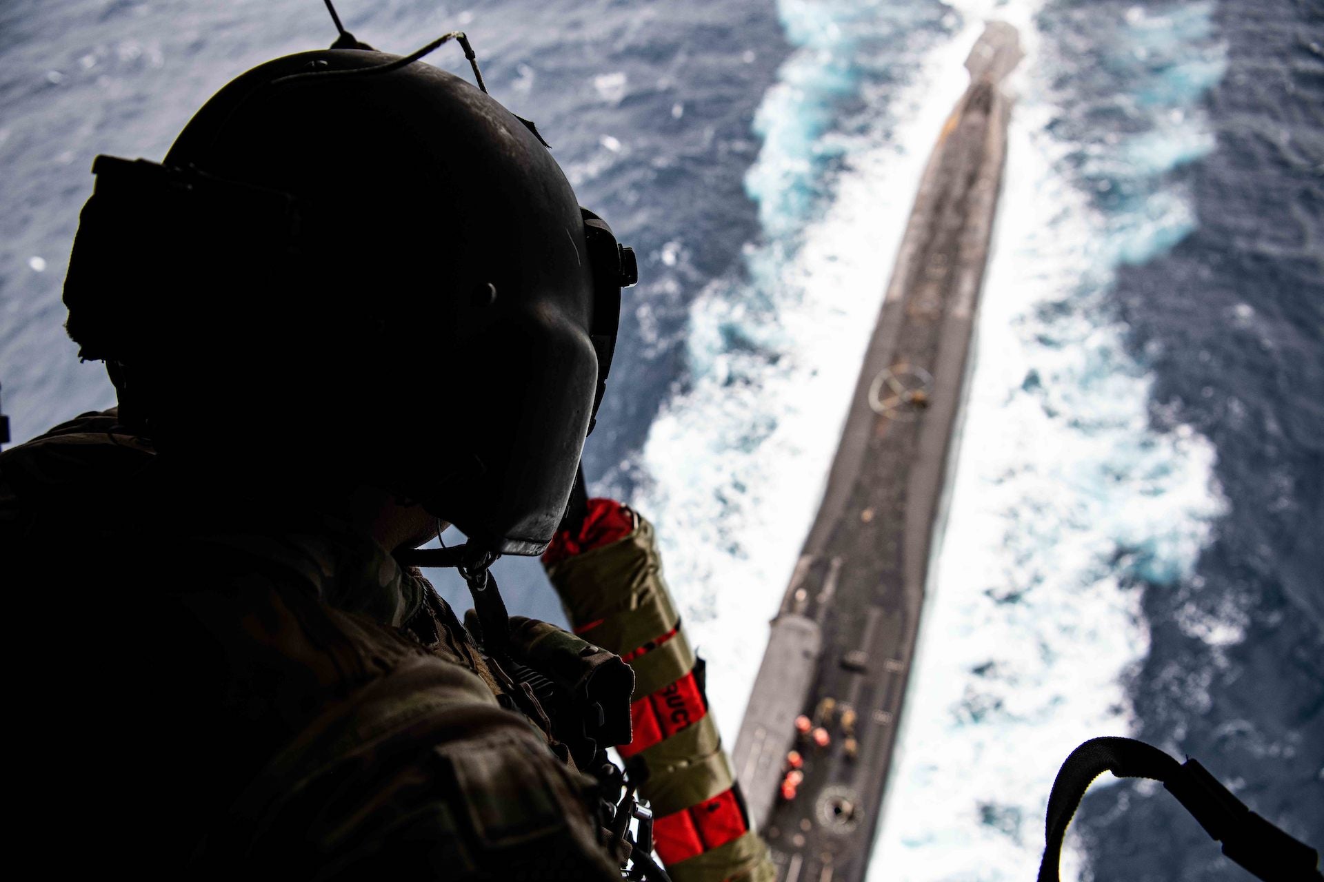 Navy SEALs Boarding Submarine Via Osprey Seen In Stunning Photos