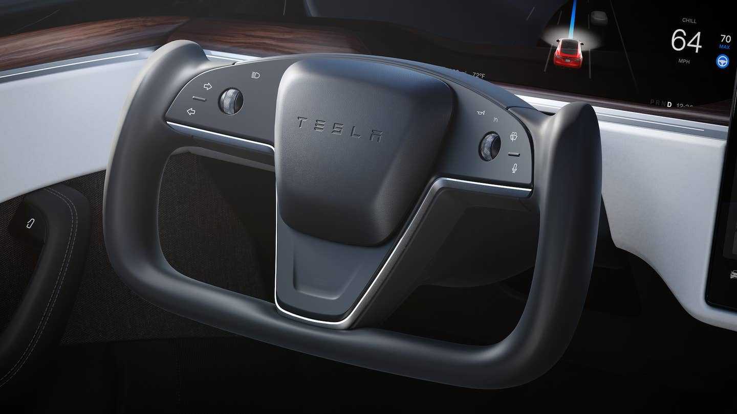 2023 Tesla Model S Plaid yoke
