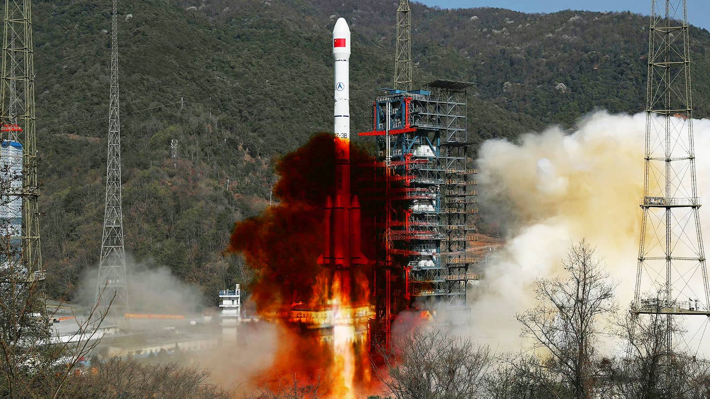 Red fumes china long march rocket