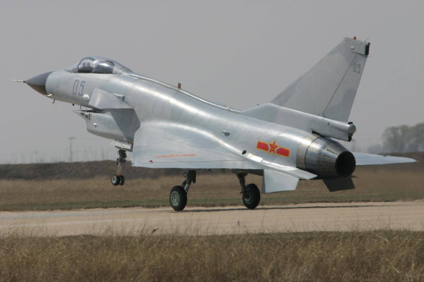 A J-10 powered by a Russian AL-31FN turbofan engine. <em>Mxiong via Wikimedia Commons</em>