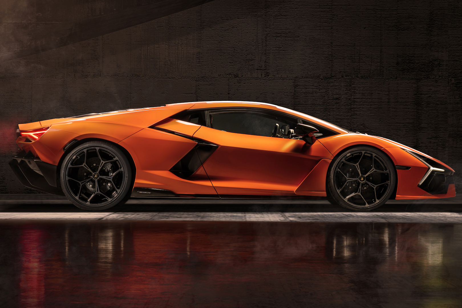 The Revuelto Is a 1,001HP, 9,500RPM Hybrid V12 Aventador Replacement