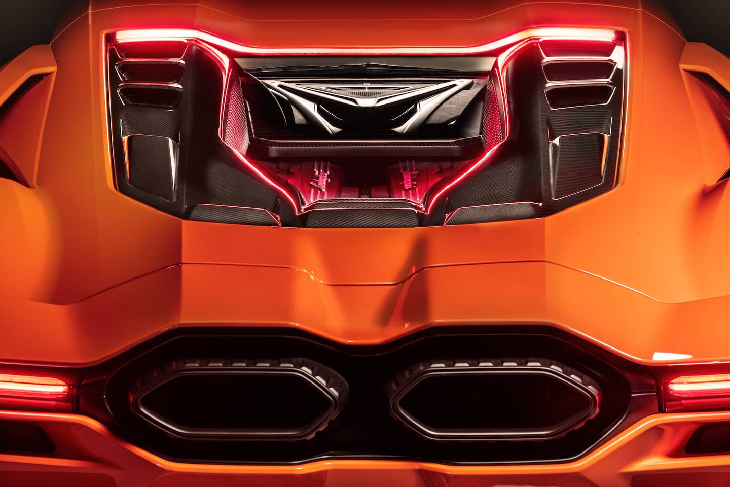 Lamborghini Revuelto engine and exhaust tips
