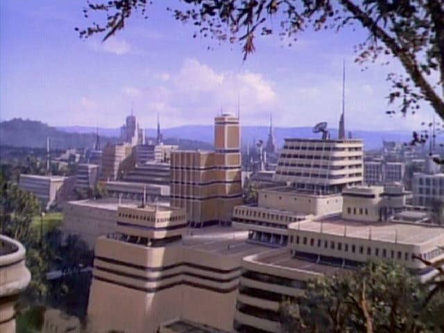Screen cap from <em>Star Trek: The Next Generation,</em> episode<em> </em>"Angel One" (1988). The similarities to the exterior of the Chet Holifield Federal Building here are striking. <em>Paramount</em>
