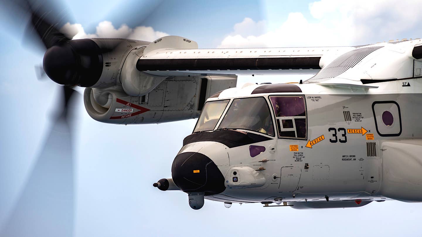 يمكن أن تملأ CMV-22 Ospreys لـ Navy E-2 Hawkeyes كعقد اتصالات