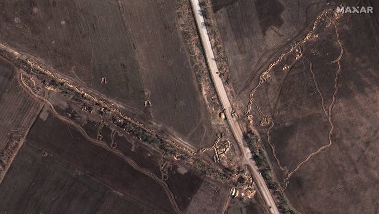 Russian trenches in Zaporizhzhia Oblast. Satellite image ©2023 Maxar Technologies.