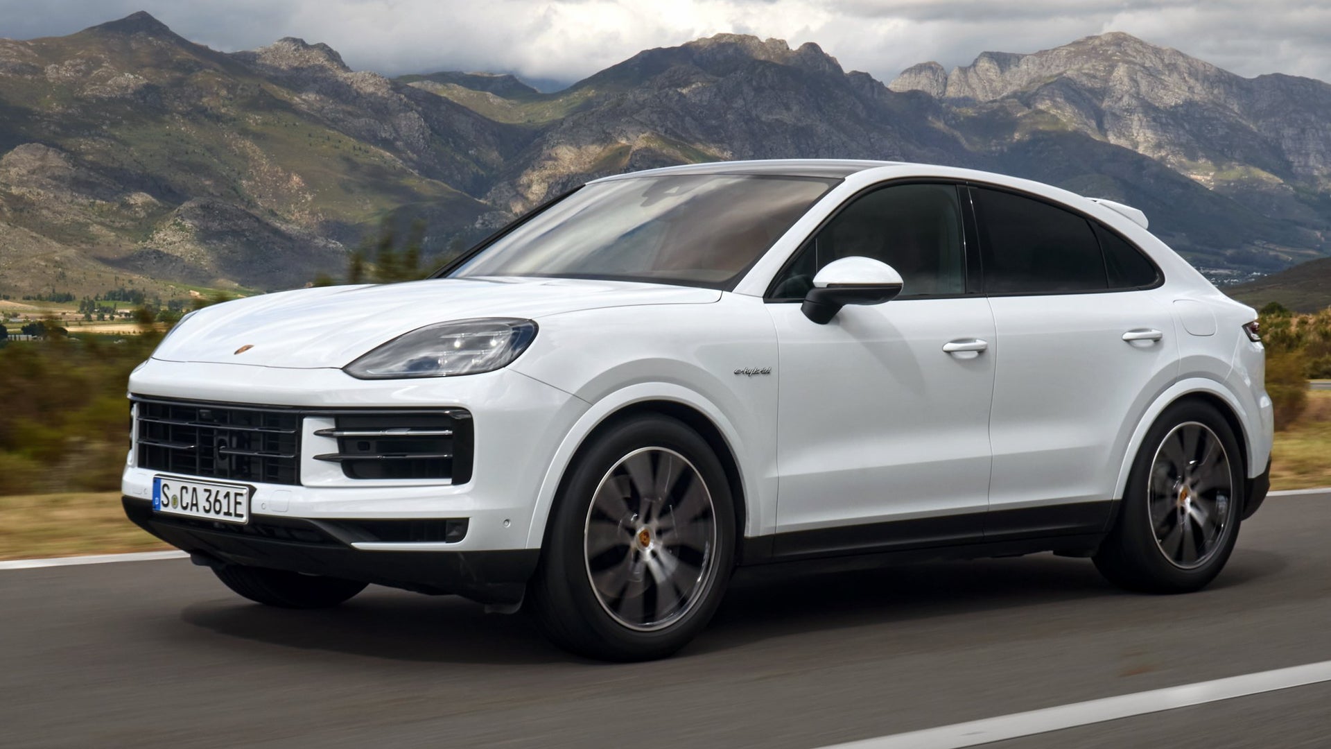 2024 Porsche Cayenne Updated With More Power, More Touchscreen, New