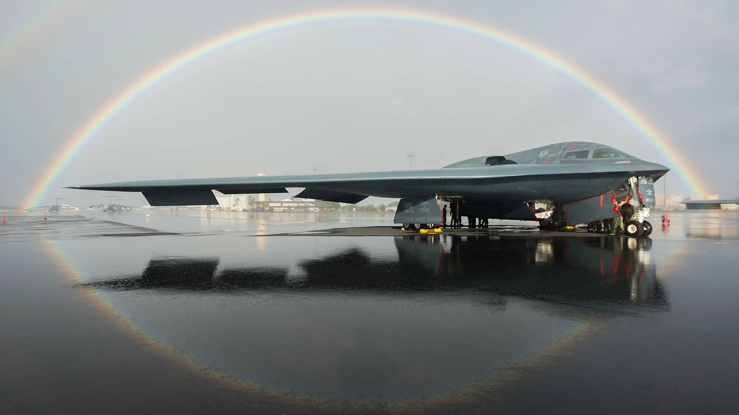B-2 Stealth Bomber Spotted In Hawaii During Fleet-Wide Grounding (Updated)