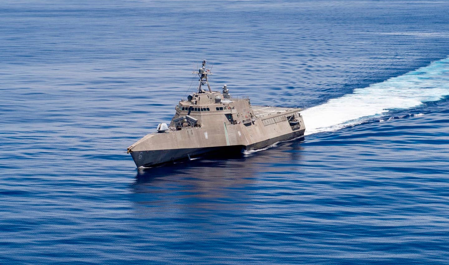 The <em>Independence</em> class USS <em>Jackson</em> (LCS 6) transits the Pacific Ocean, August 19, 2021. <em>U.S. Navy photo by Mass Communication Specialist 3rd Class Kelsey S. Culbertson/Released</em>