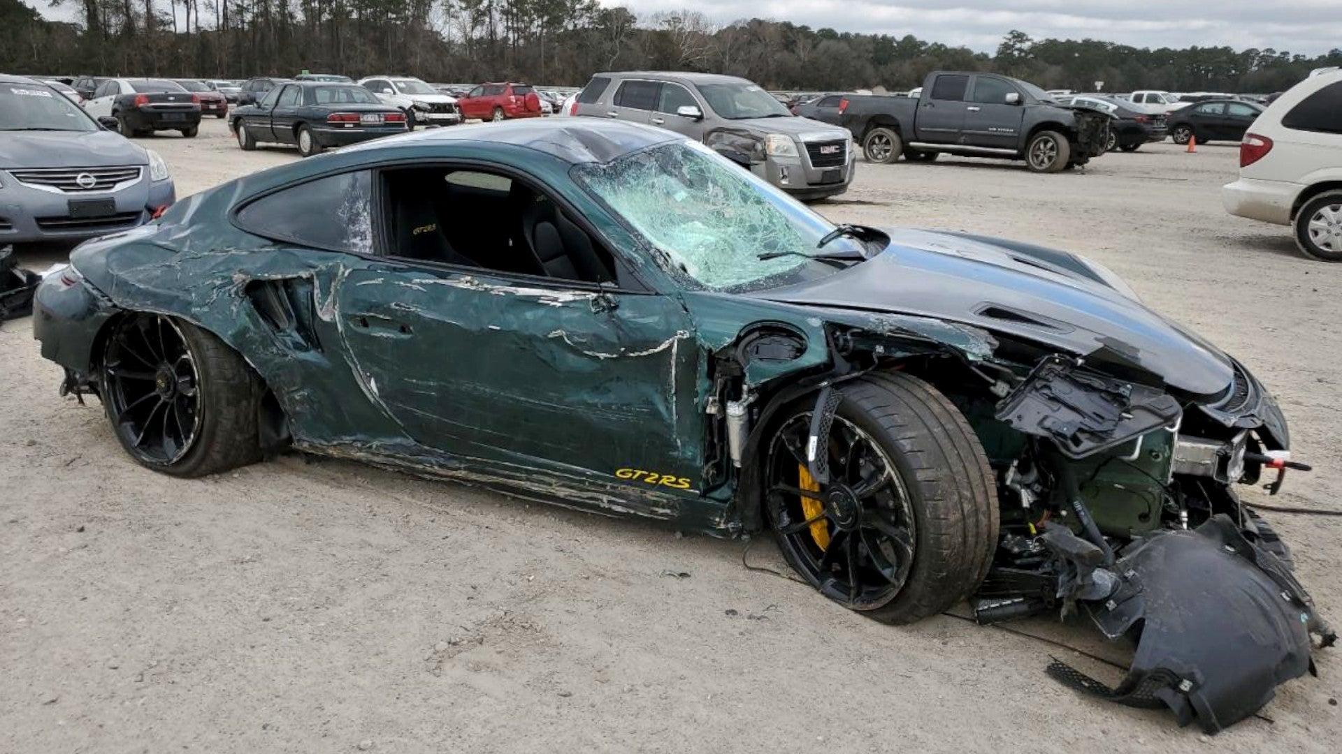 Wacht, is die vernielde Porsche 911 GT2 RS van professionele golfer Patrick Reed op Copart?