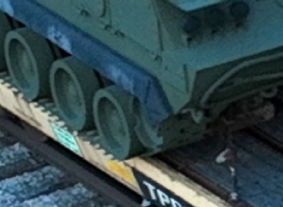 What appear to be unusual green-colored tracks on one of the Tor-M1s. <em>Joseph Zadeh&nbsp;/ @aboveaverage.joe</em>