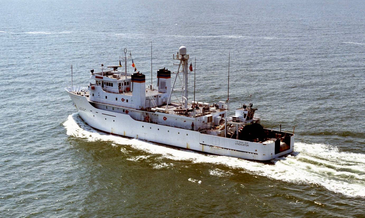 &nbsp;USNS&nbsp;<em>Vindicator</em>&nbsp;(T-AGOS-3)&nbsp;underway, May 6, 1985. <em>National Museum of the U.S. Navy</em>