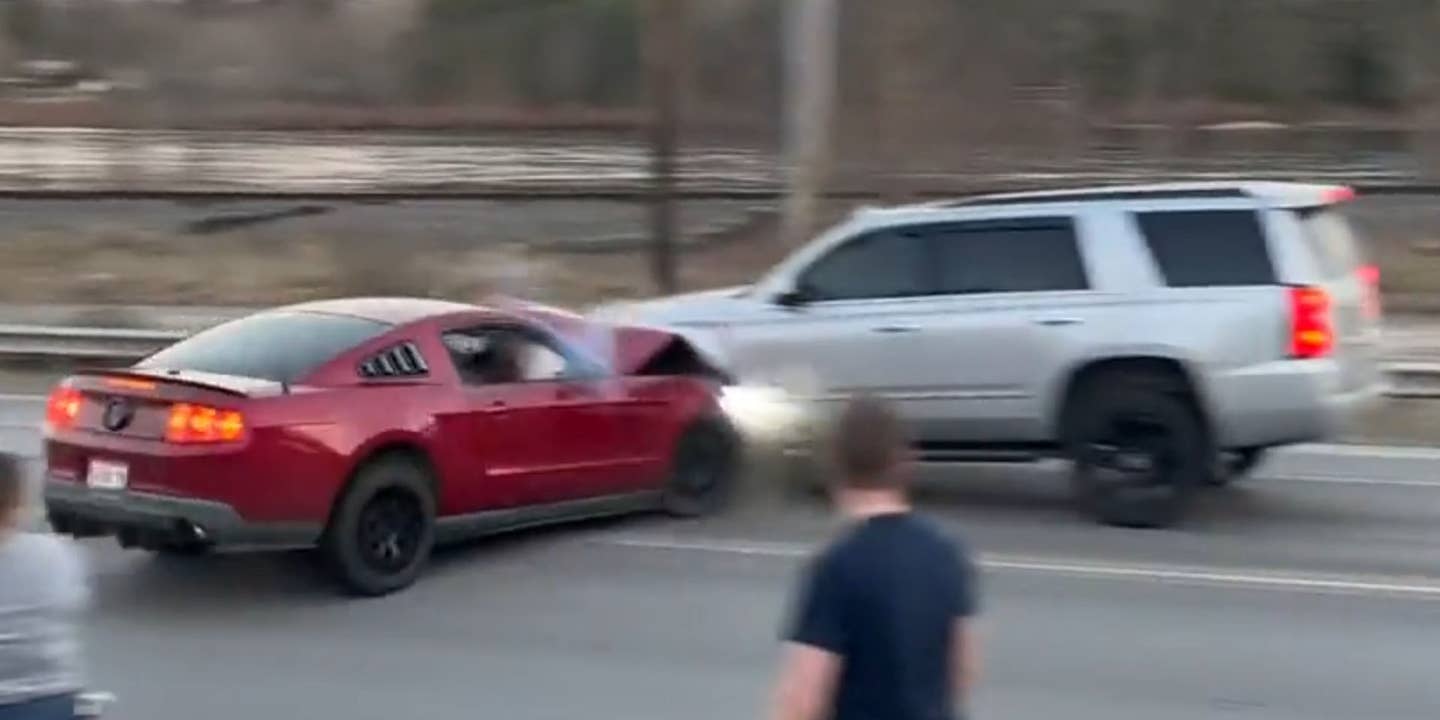 This Ford Mustang GT Crash Leaving a Car Meet Is Another Mustang Classic