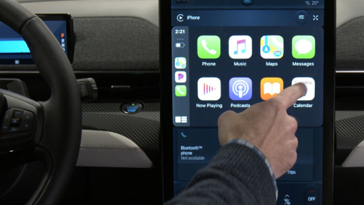 Ford CEO Says It Will Keep Apple CarPlay, Android Auto: 'We Lost That  Battle 10 Years Ago