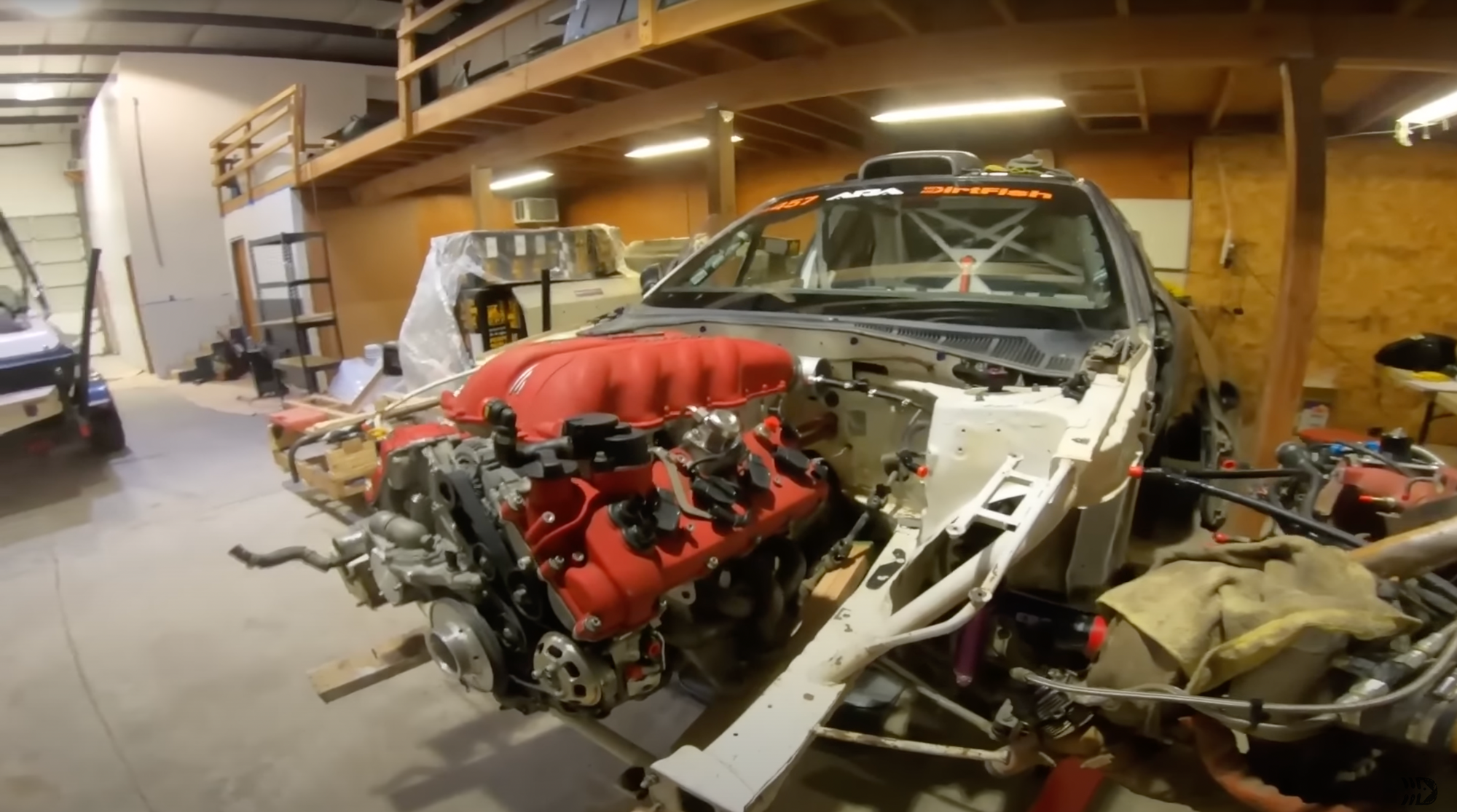 Ferrari V8을 Subaru Rally Car로 교체하는 것은 헤드 개스킷을 수리하는 한 가지 방법입니다.