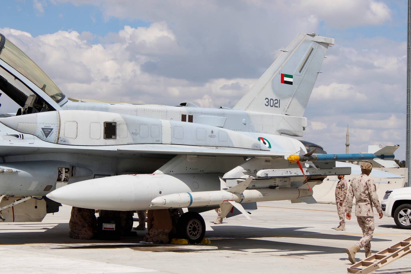 An inert AGM-88 HARM anti-radiation missile under the wing of the F-16E. <em>Author's image</em>