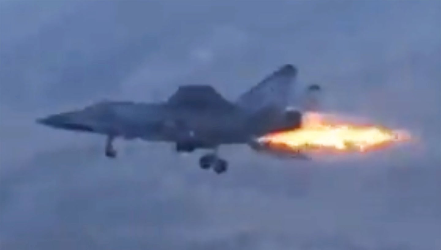 Wingman natáčí poslední okamžiky ruského MiGu-31 Foxhound