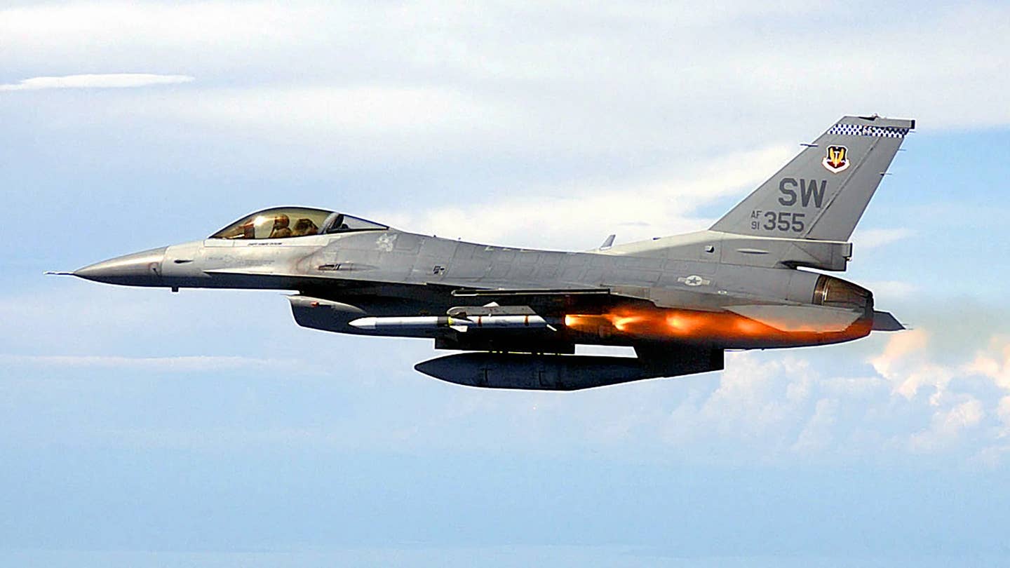 F-16 firing an AIM-120C. (USAF)