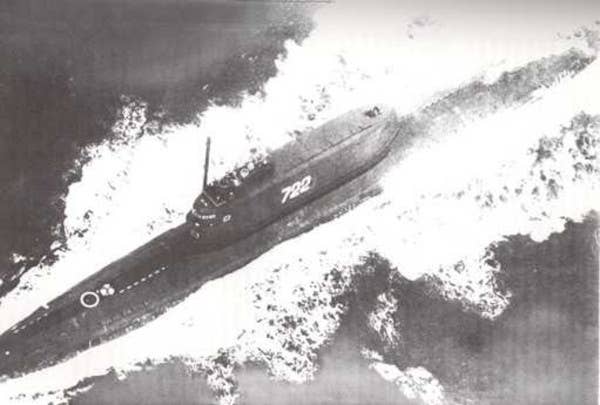 A very low-quality contemporary picture of <em>K-129</em> running on the surface. <em>CIA</em>
