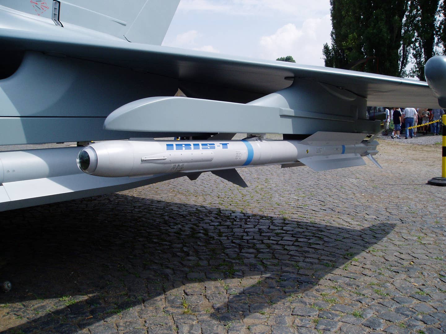 A dummy IRIS-T missile on its rail. <em>Owly K/Wikimedia Commons</em>