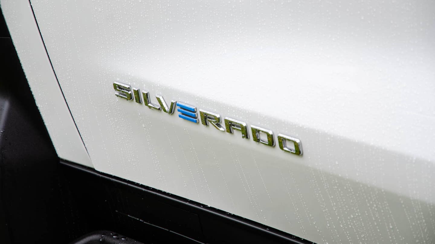 Chevrolet Silverado photo
