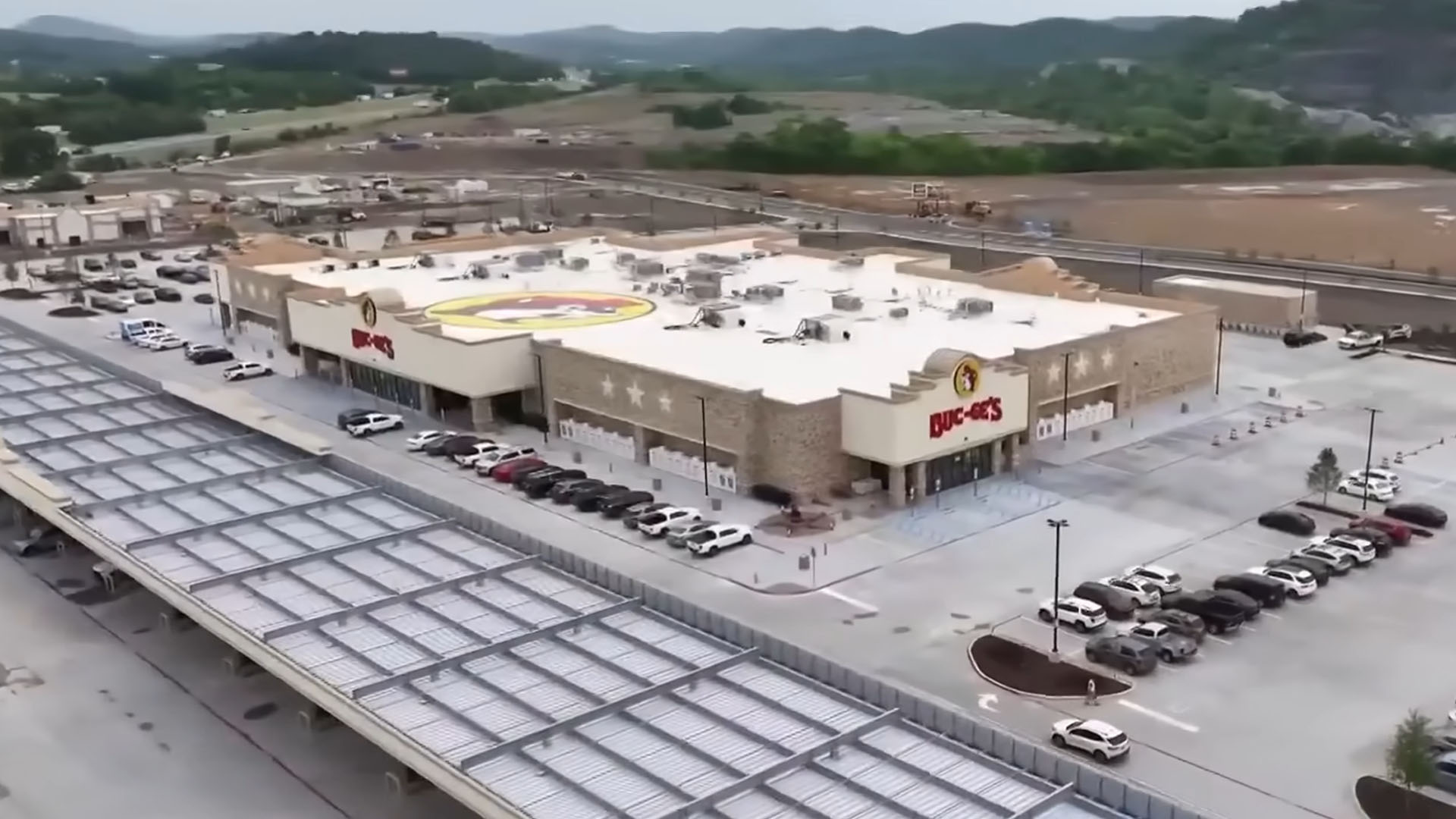 World’s Largest Gas Station Is a New Buc-ee’s With 120 Pumps