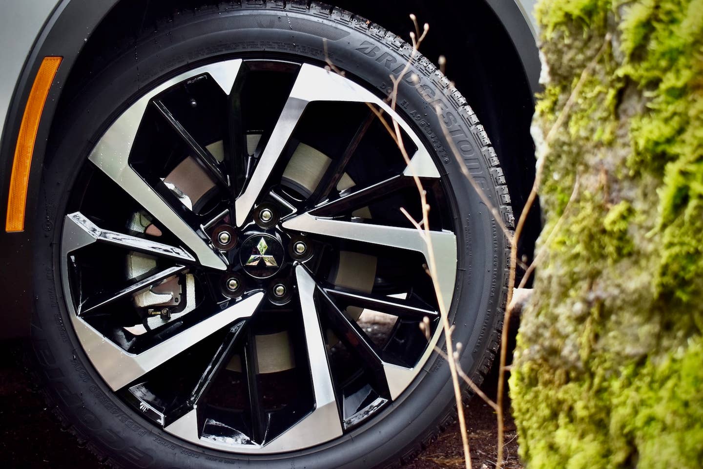 2023 Mitsubishi Outlander SEL S-AWC wheel