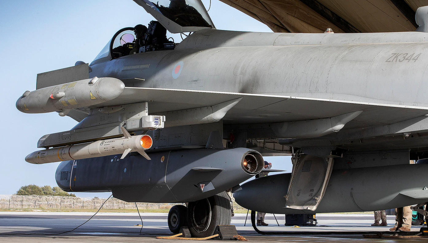 Storm Shadow aboard a RAF Typhoon prior to a series of strikes in Syria. (UK MoD)