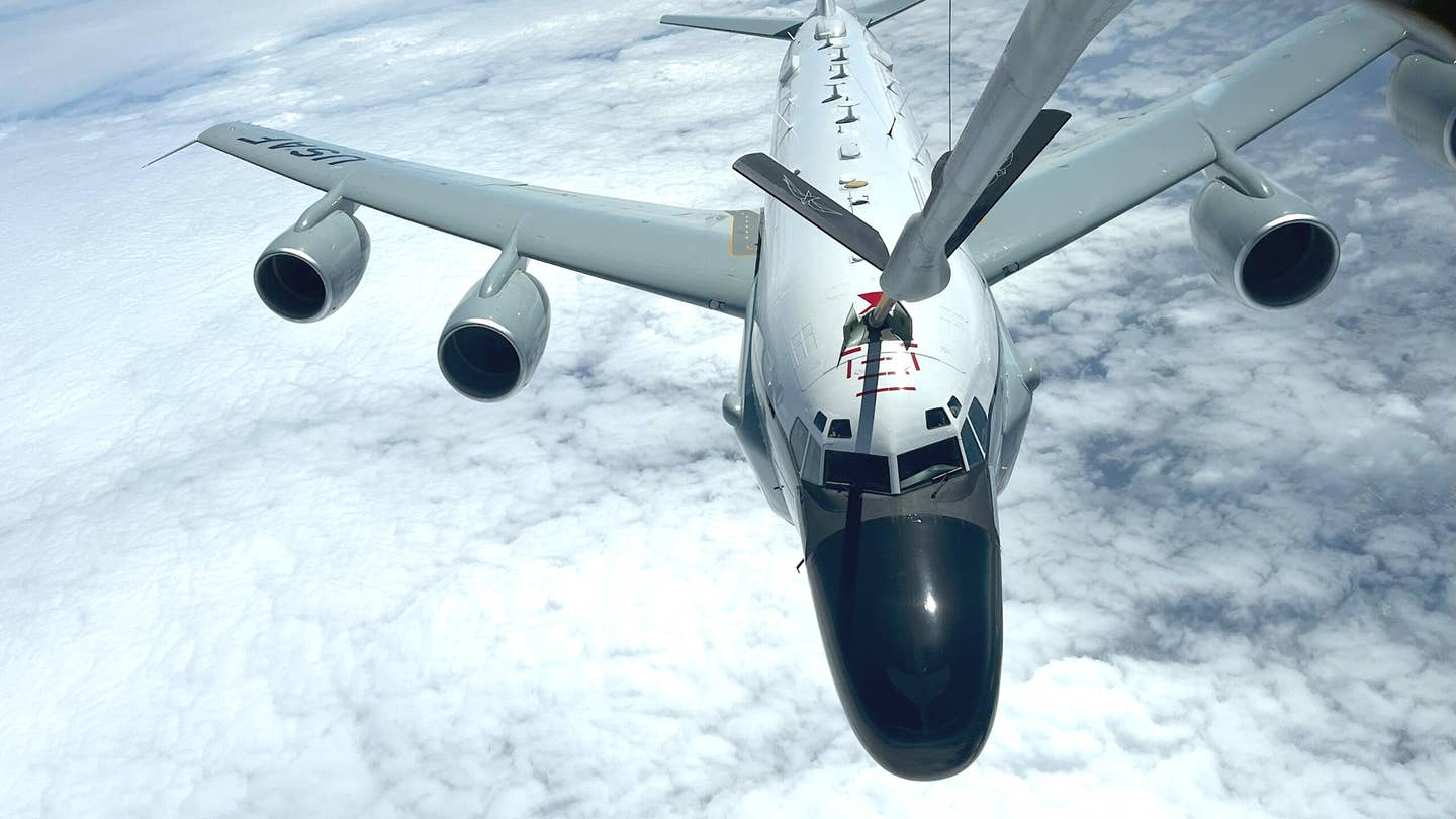 US Air Force aircraft have been refueled by private tanker planes for the first time ever.