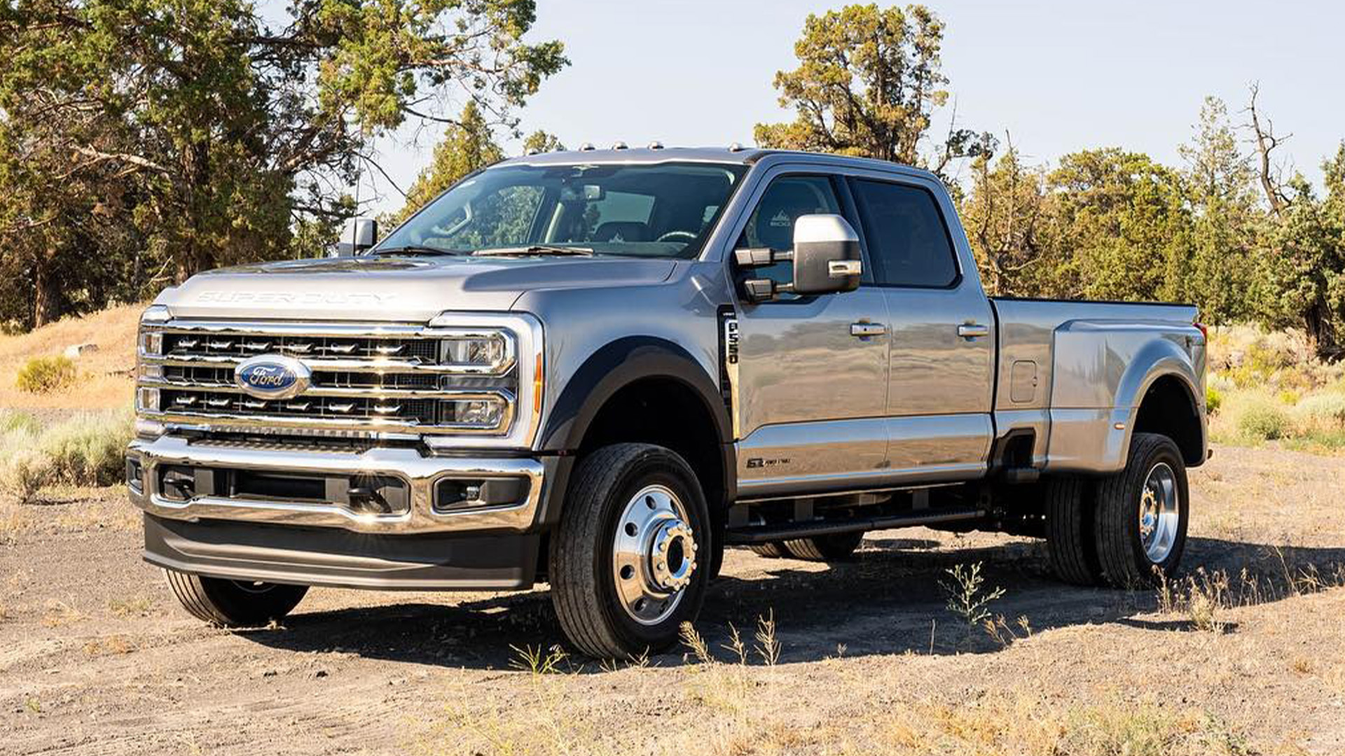 2023 Ford F550 Pickup Has 10,300LB Max Payload for Huge SlideIn Campers