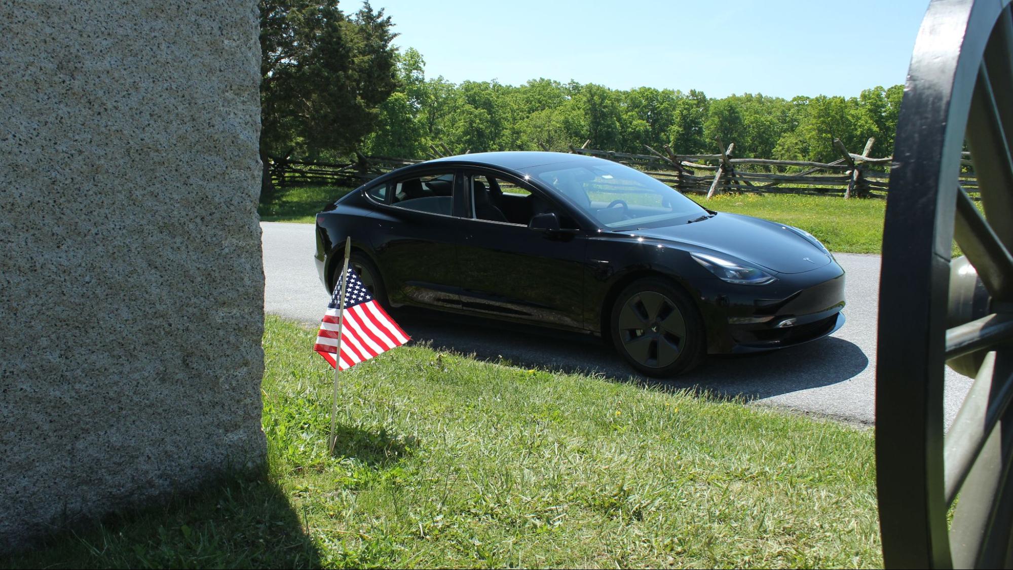 Tesla Reviews photo