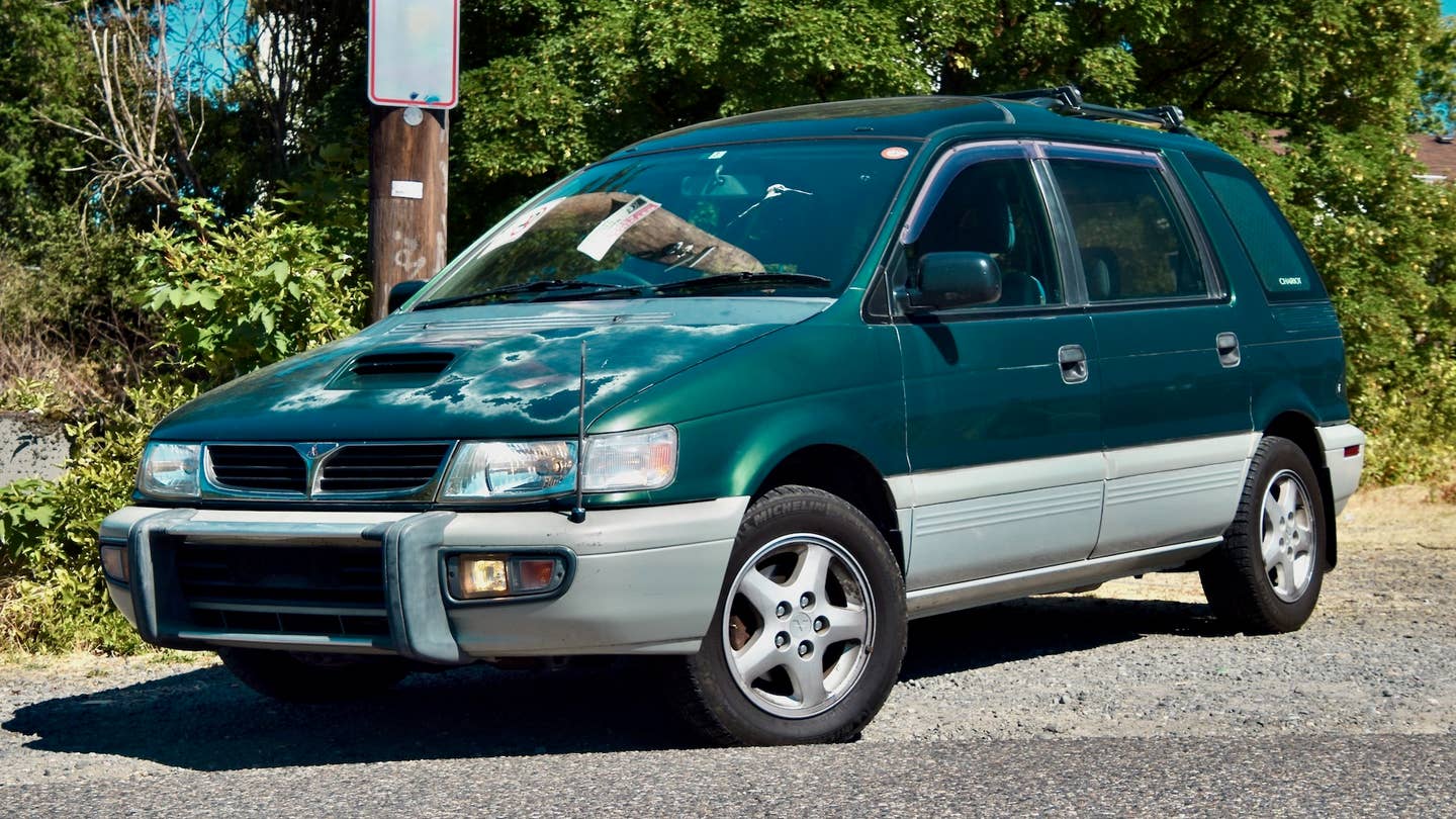 I Bought Mitsubishi’s JDM Evo Minivan and Drove It 2,800 Miles Home. It Only Went a Little Wrong